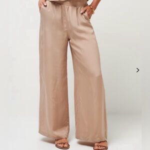 Travis Mathew Chardonnay Sunday Pants NWT size Large in Almondine Wide Leg Flowy